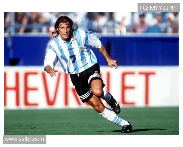 历史足球明星前十名的传奇故事与影响力分析 历史足球明星前十名的传奇故事与影响力分析